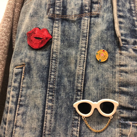 Denim hoodie jacket with Sailor Moon pins - Picture 2 of 4